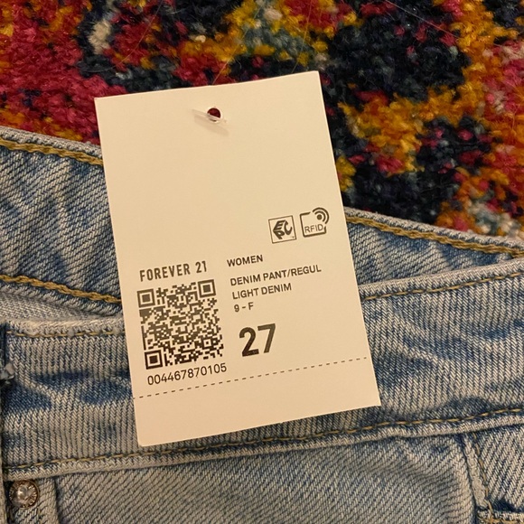 NWT Forever 21 90’s fit jeans - Picture 4 of 4